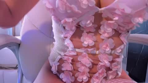 Sarah online show from 26, 2, 2025