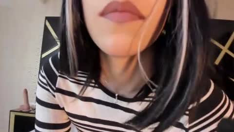 Snapshot of sarahrossi1 chatting on 19, 6, 2026 SARAH online show from 19, 6, 2026