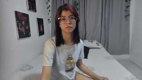 Snapshot of sarahsmitt chatting on 17, 6, 2026 Sarah online show from 17, 6, 2026