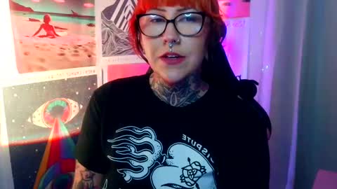 Sarah T online show from 4, 10, 2025