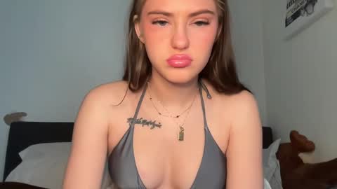 SarahxOliver online show from 22, 11, 2025