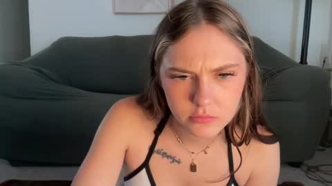 SarahxOliver online show from 9, 4, 2026