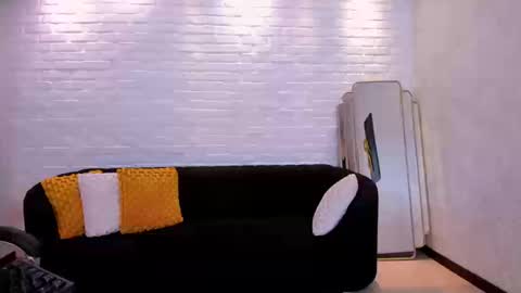 Sarah  independent model online show from 25, 9, 2025