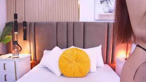 Sara Lugo  online show from 28, 4, 2026