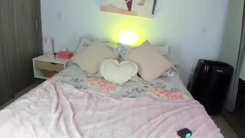 Sara Martinez online show from 10, 6, 2026