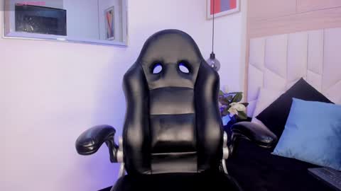 Snapshot of saramonroe1 chatting on 11, 1, 2025 Sara online show from 11, 1, 2025