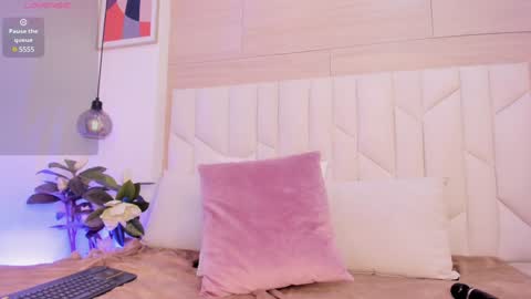 Snapshot of saramonroe1 chatting on 3, 2, 2025 Sara online show from 3, 2, 2025