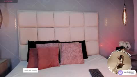 Snapshot of saramonroe1 chatting on 8, 11, 2025 Sara online show from 8, 11, 2025