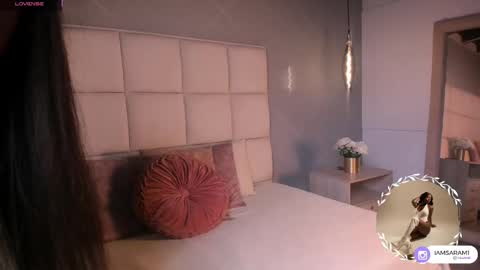 Snapshot of saramonroe1 chatting on 25, 11, 2025 Sara online show from 25, 11, 2025