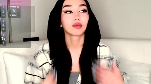 Mia online show from 11, 12, 2024