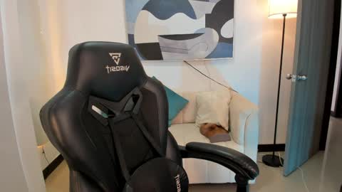 I am Sara  online show from 25, 4, 2026