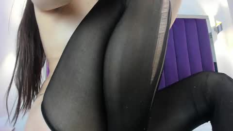 Snapshot of sarariley_ chatting on 19, 2, 2025 Sara online show from 19, 2, 2025