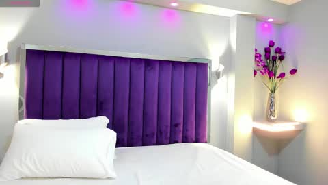 Snapshot of sarariley_ chatting on 11, 9, 2025 Sara online show from 11, 9, 2025