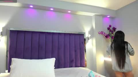 Snapshot of sarariley_ chatting on 21, 10, 2025 Sara online show from 21, 10, 2025