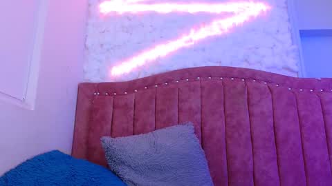 sarastonesx online show from 1, 2, 2025