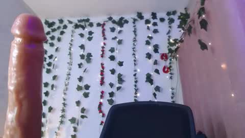 sarastonesx online show from 19, 4, 2026