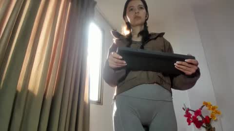 Snapshot of sarasweet_4 chatting on 23, 9, 2025 Sara online show from 23, 9, 2025