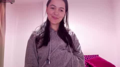 Snapshot of sarasweet_4 chatting on 2, 2, 2026 Sara online show from 2, 2, 2026