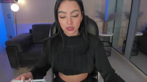 Sara Winstone online show from 14, 12, 2024