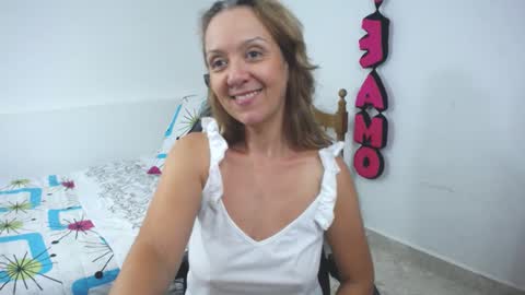 Snapshot of saray1221 chatting on 12, 12, 2024 saray1221 online show from 12, 12, 2024