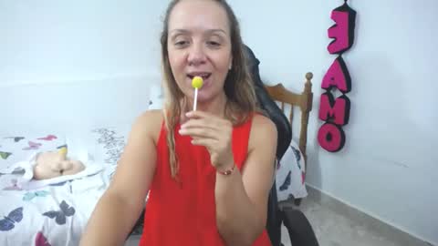 Snapshot of saray1221 chatting on 22, 12, 2024 saray1221 online show from 22, 12, 2024