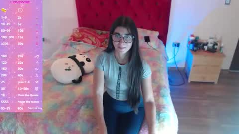 Snapshot of saray_honey1 chatting on 8, 10, 2025 saray online show from 8, 10, 2025
