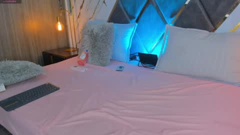 Saray Lopez online show from 24, 4, 2026