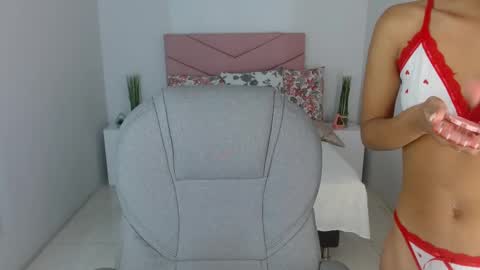 Saray Vega online show from 12, 9, 2025