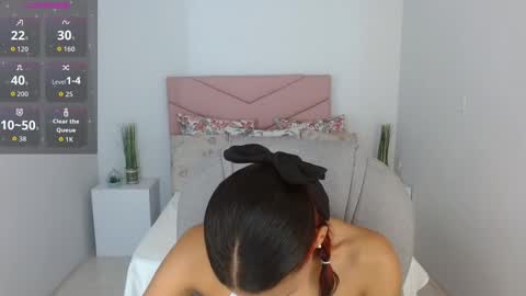 Saray Vega online show from 3, 10, 2025