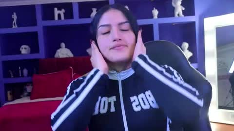 Sari  online show from 15, 9, 2025