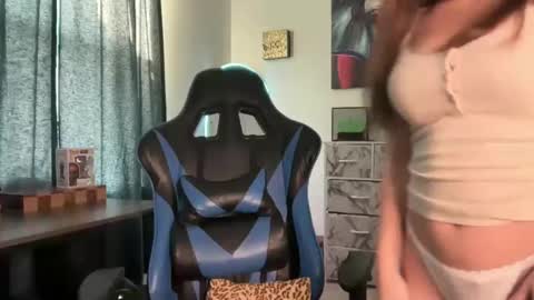 Snapshot of sariaaahh chatting on 7, 2, 2025 sariaaahh online show from 7, 2, 2025