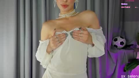 Your Selena 3 online show from 5, 7, 2026