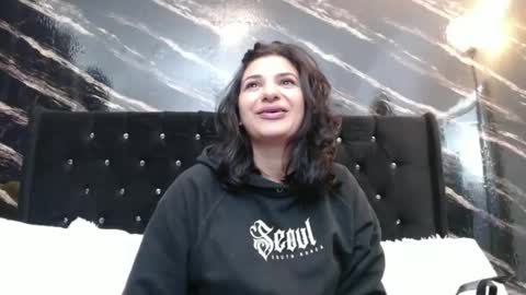 Snapshot of sarita_multisquirt chatting on 6, 5, 2026 Sara online show from 6, 5, 2026