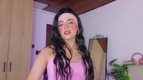 Snapshot of saritabratz chatting on 23, 5, 2026 Sara online show from 23, 5, 2026