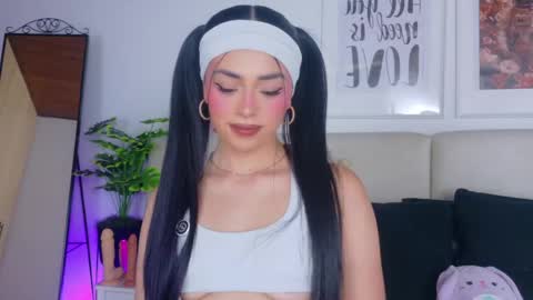 Snapshot of saritabratz chatting on 4, 6, 2026 Sara online show from 4, 6, 2026