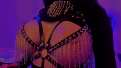   Sasha   online show from 2, 2, 2025