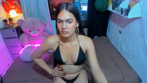 ESTELLA online show from 15, 2, 2025