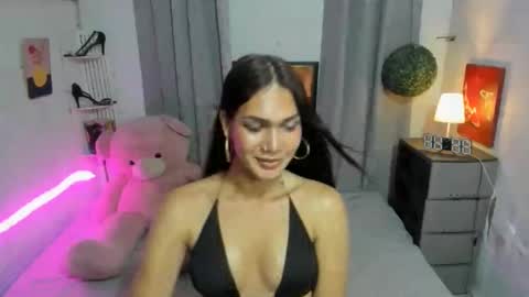 ESTELLA online show from 22, 2, 2025