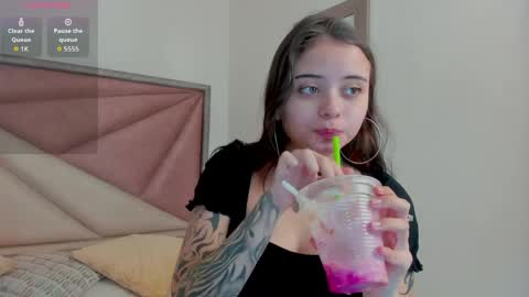 saskiagrendel online show from 24, 4, 2026