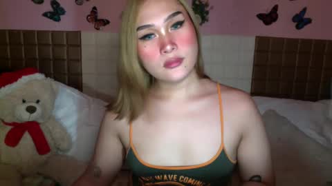 Sarah Drews   Super model online show from 7, 12, 2024