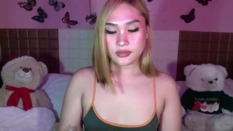 Sarah Drews   Super model online show from 20, 12, 2024