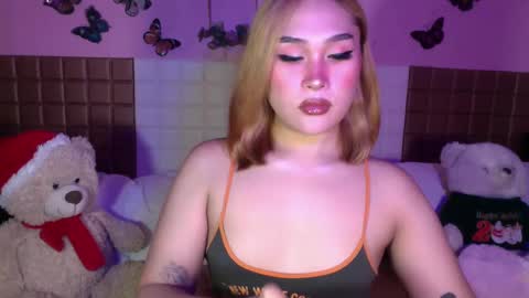 Sarah Drews   Super model online show from 23, 12, 2024