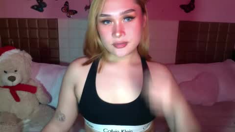 Sarah Drews   Super model online show from 28, 12, 2024