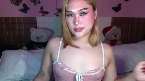 Sarah Drews   Super model online show from 7, 1, 2025