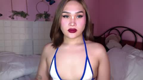 Sarah Drews   Super model online show from 27, 1, 2025