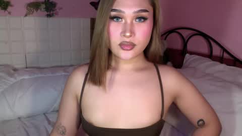 Sarah Drews   Super model online show from 4, 2, 2025