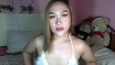 Sarah Drews   Super model online show from 8, 3, 2025