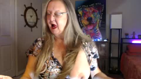 Snapshot of sassybeaver chatting on 16, 6, 2026 Trish online show from 16, 6, 2026