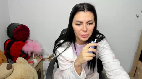 sassytiff online show from 14, 4, 2026