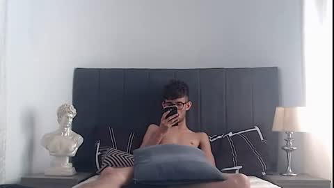 sasuke_bigcock online show from 25, 7, 2026